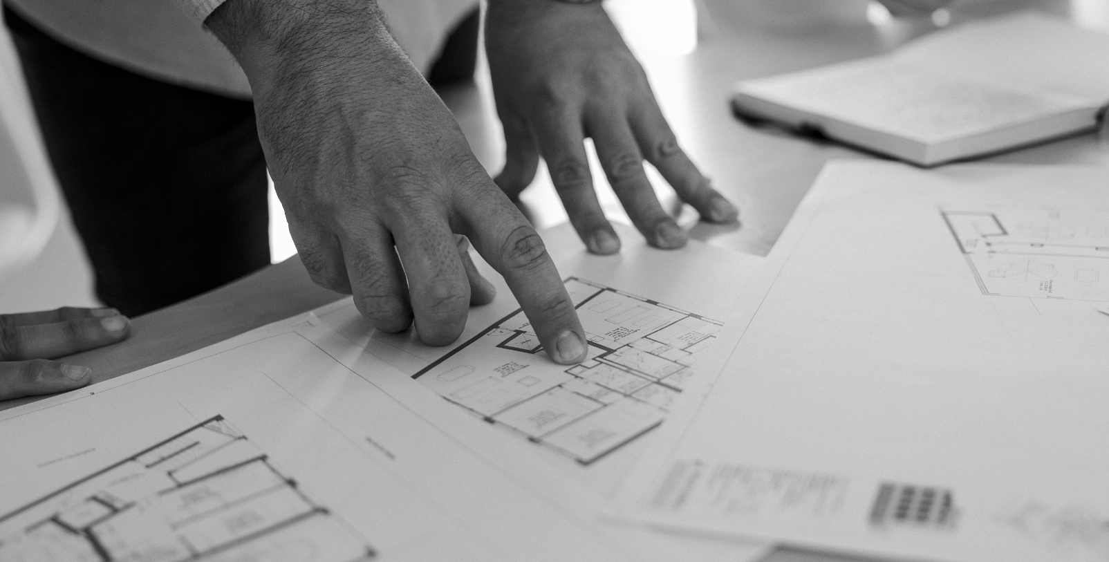 Revisando planos proyecto reformas integrales